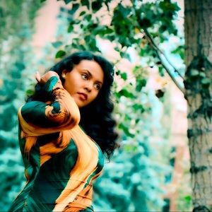 Meet your Posher, Helina